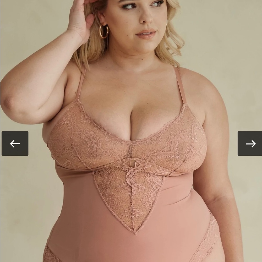 PINSY XL  Sculpting Lace Shapewear Bodysuit Blush Pink fits 12-14 NWT